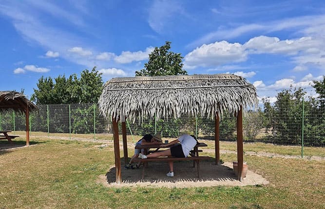 Relaxation and rest at the Escale Occitane campsite in the Aude