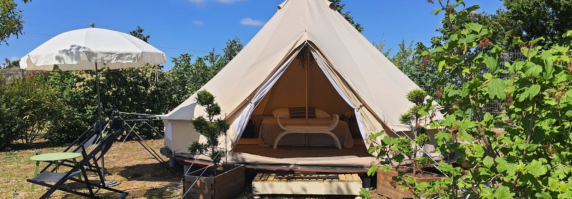 Camping L'Escale Occitane in Aude, Vermietung eines Inuit-Zeltes für 2 Personen