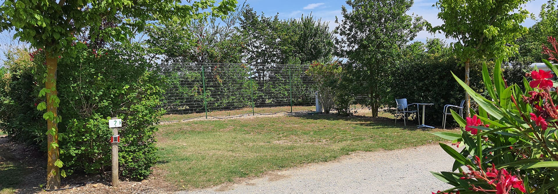 Emplacement pour tentes, caravanes, camping-car et vans à l'Escale Occitane, camping dans l'Aude