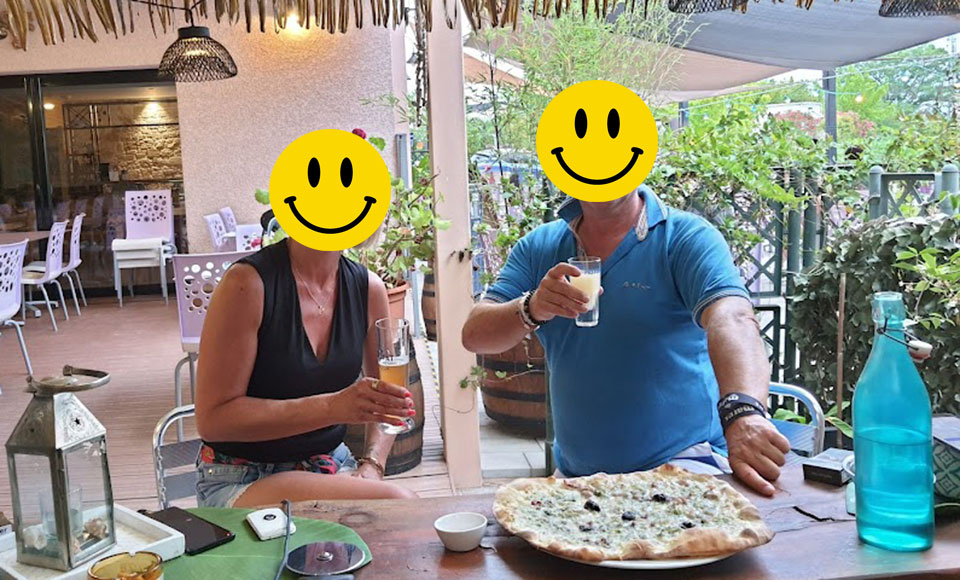 Pizza im Restaurant Galley auf dem Campingplatz L'Escale Occitane in der Aude